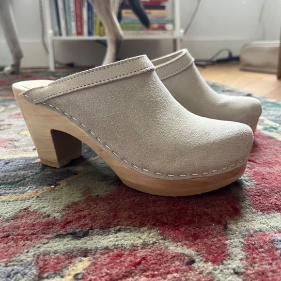 No. 6 Old School Clog on High Base in Chalk Suede - Picture 2 of 7